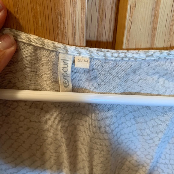 Rip-curl shawl- coverup with embroidery! - Picture 3 of 4